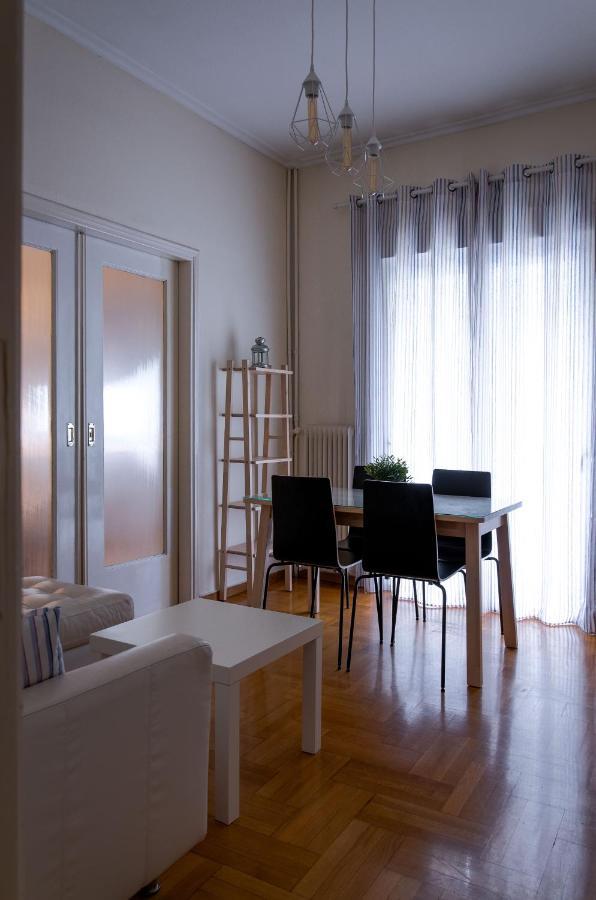Beautiful 2Bd Apartment Near Historic Center Of アテネ エクステリア 写真