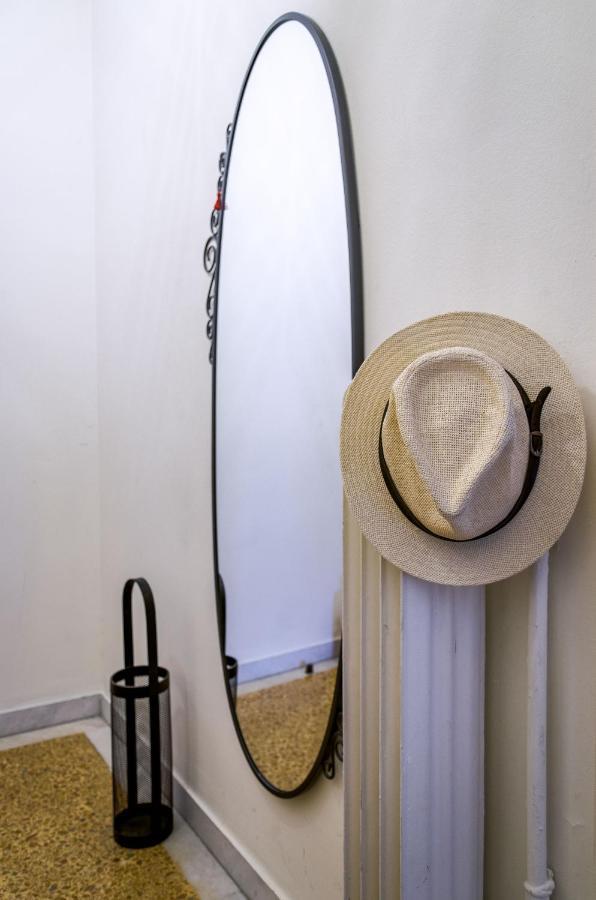 Beautiful 2Bd Apartment Near Historic Center Of アテネ エクステリア 写真